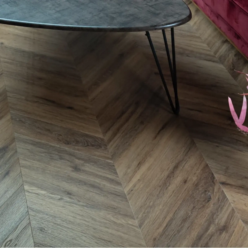Кварцвинил Vinilam Parquet Chevron Glue I107516 Шеврон Лувр